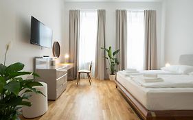 Fully Equipped, Renovated, Perfectly Located Flat